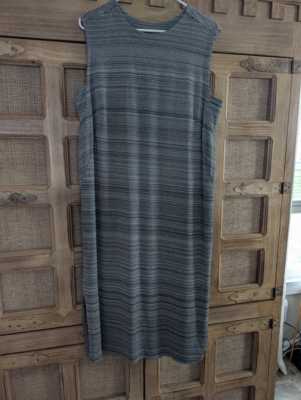 Duluth Trading Co Women’s Gray Striped Sleeveless Knit Stretch Maxi Dress L